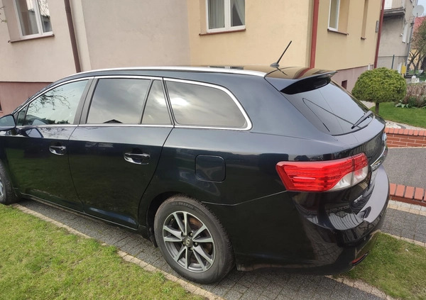 Toyota Avensis cena 41500 przebieg: 228341, rok produkcji 2015 z Tczew małe 326